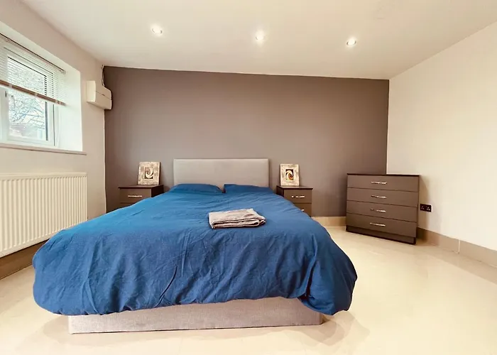 Large And Comfy Studio Flat C Near Heathrow